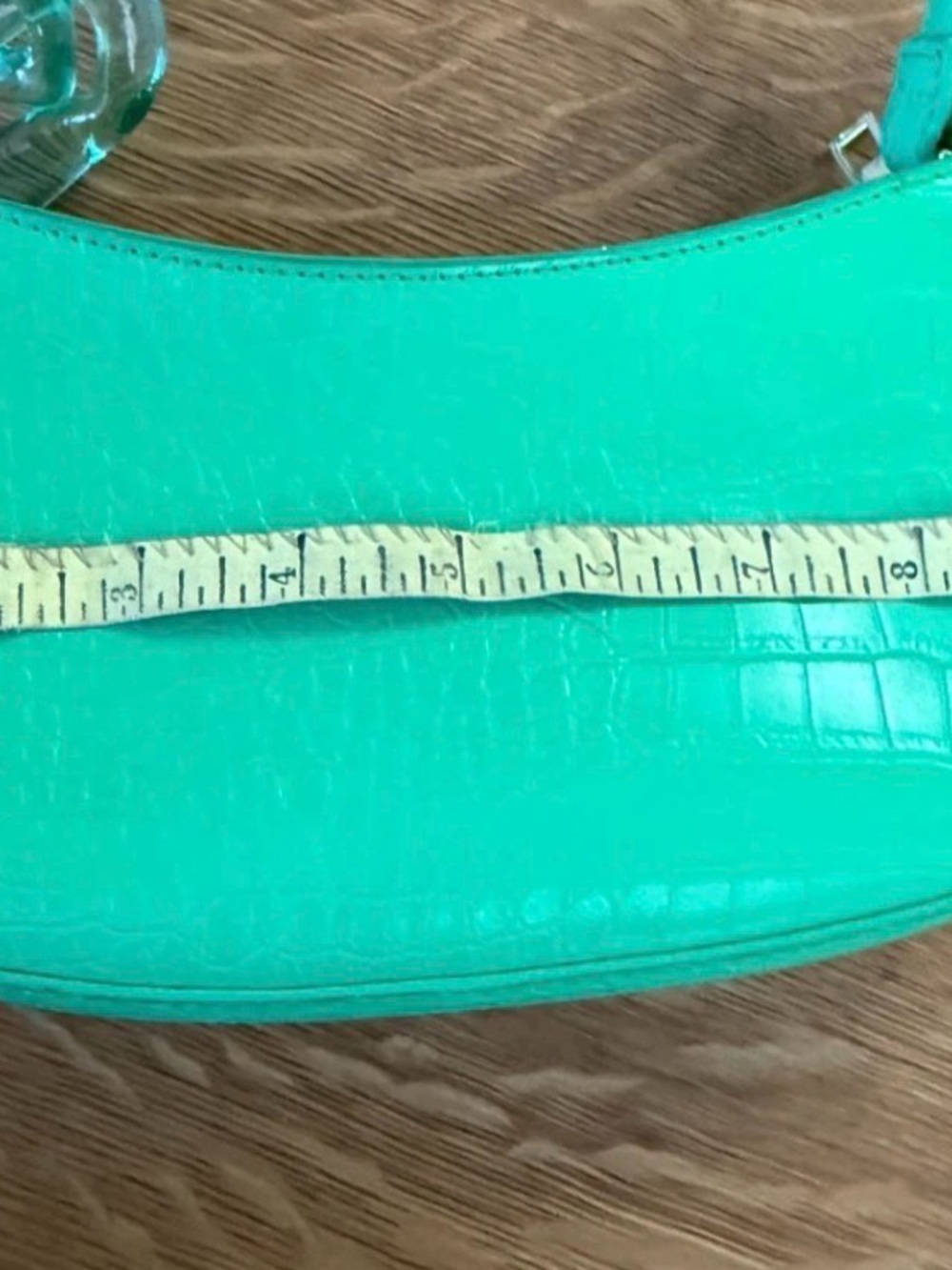 Croc-Embossed Green Shoulder Bag with Sculpted Chain Accent - Picture 8 of 12